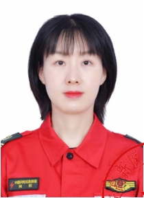 何姣
